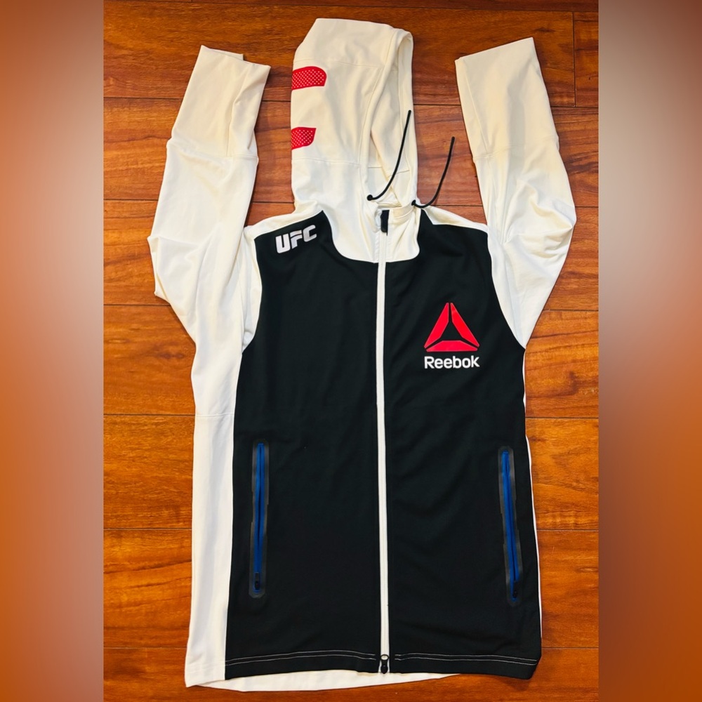 Reebok UFC FK  WALKOUT HOOD Navy/ White Carlos Condit sz M NWOT